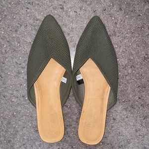 2 pairs of Pointed toe mules